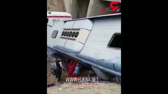 اولین فیلم از حادثه دلخراش صبح امروز  اتوبوس در اتوبان قم به تهران 