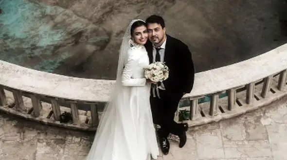 فیلم / رونمایی از عروسی مجلل سیما خضرآبادی بعد ازدواج آرام جعفری و بابک انصاری ../ چه باغ تالار شبه کاخی ...