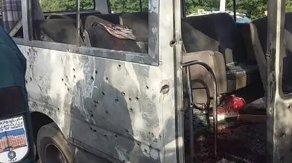عکس/ مرد افغان تا صبح کنار قبر پسرش خوابید !