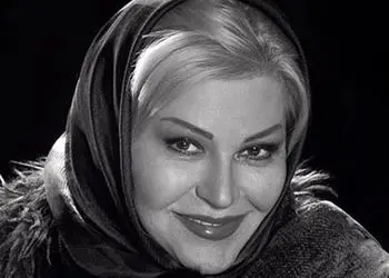 استایل خاص و متفاوت اکرم محمدی و دخترش / ماشالا انگار دختر 20 ساله است