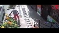اقدام احمقانه پیرمرد معلول در خیابان+فیلم