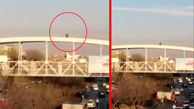 خودکشی مرد مشهدی از روی پل عابر + فیلم