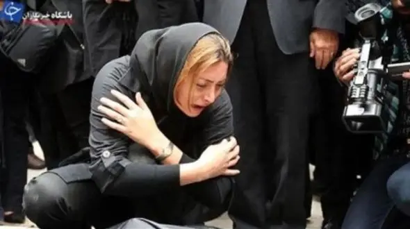 عکس ها / نگاهی به مراسم عزای جگرسوز شوهر جوان فریبا نادری  و ضجه های خانم بازیگر/ روحش شاد