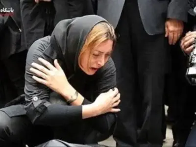 عکس ها / نگاهی به مراسم عزای جگرسوز شوهر جوان فریبا نادری  و ضجه های خانم بازیگر/ روحش شاد