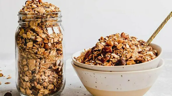 قبل از ورزش صبحگاهی چه بخوریم؟ گرانولا را امتحان کنید