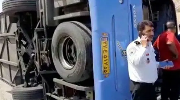 27 کشته و زخمی در واژگونی اتوبوس مسافربری در جاده قزوین زنجان / حال 5 نفر وخیم است 