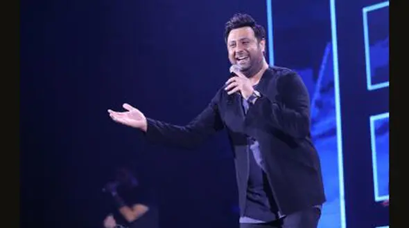 کنسرت پرشور خواننده پر کار این روزها 