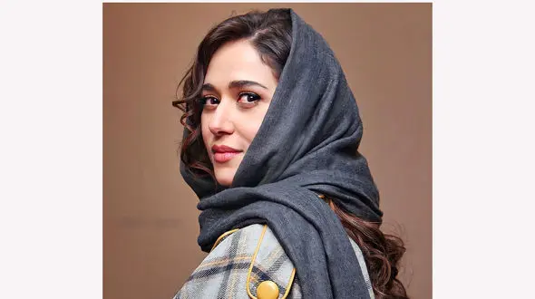 پرتره خیلی خوشگل پریناز ایزدیار که هوادارِ هلاکش براش کشید!