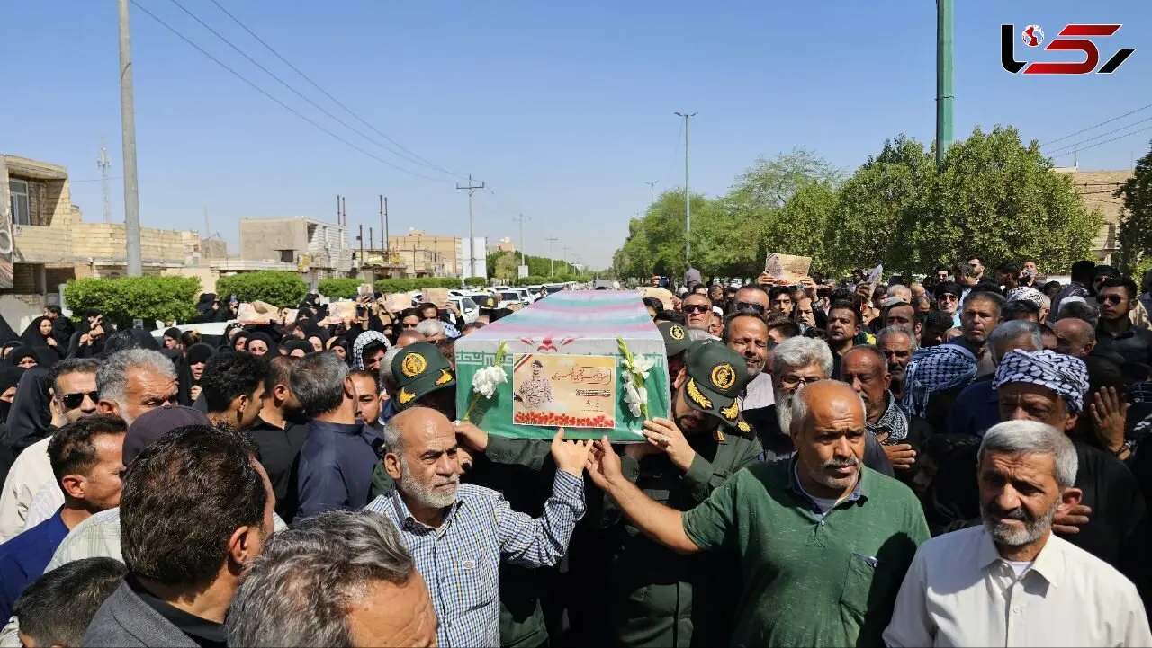 تشییع پیکر پاک سرباز شهید مجتبی بوخضیری در آبادان برگزار شد