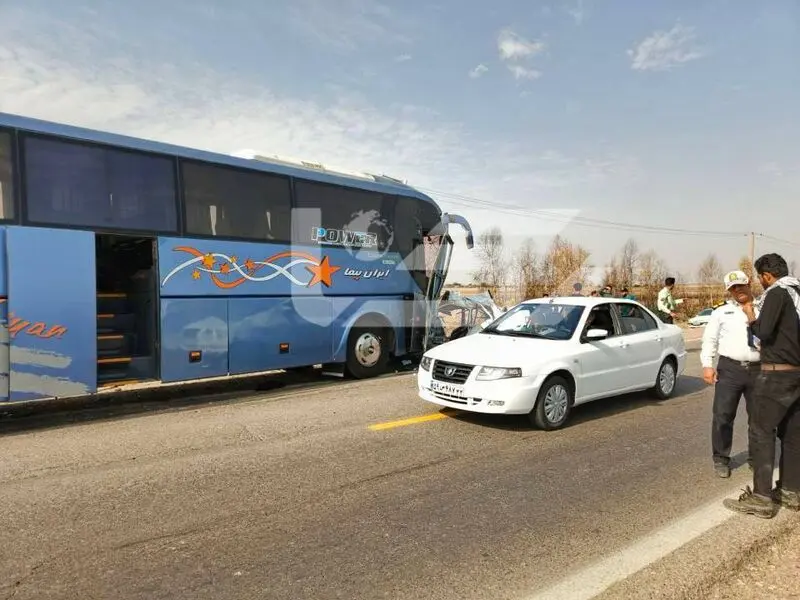 تصادف مرگبار پژو 405 با اتوبوس در محور دهلران