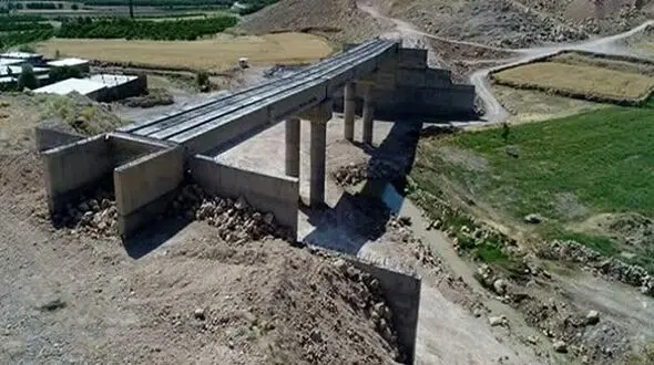تأمین منابع مالی راه‌آهن لرستان با تهاتر نفت/ معاون وزیر راه و شهرسازی خبر داد