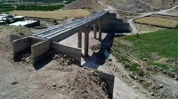 تأمین منابع مالی راه‌آهن لرستان با تهاتر نفت/ معاون وزیر راه و شهرسازی خبر داد