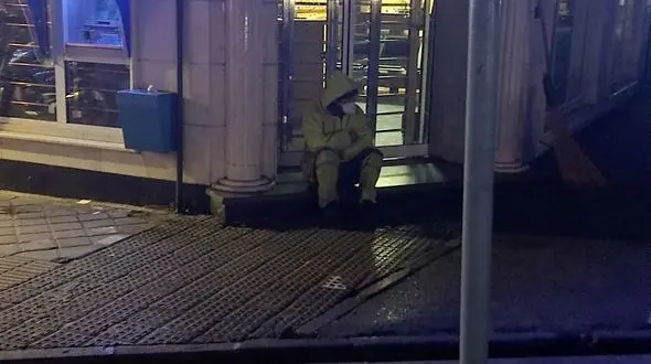 پاکبان ها در سرما بدون لباس گرم می لرزند / برخورد با پیمانکاران متخلف شهرداری + فیلم