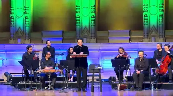 فیلم آواز باشکوه همایونی /  همایون شجریان با خواندن دیار عاشقی همه سالن رو برد به دیار عاشقی هاشان !