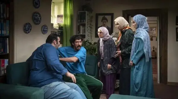 از حذف سارا و نیکا تا سانسور و حذف چهار قسمت و پایان ناگهانی سریال پایتخت 7 ! / همه حیرت کردند !