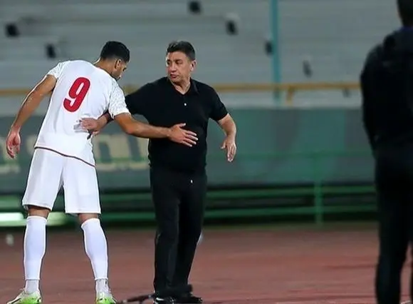 طارمی از قلعه نویی عذرخواهی کرد