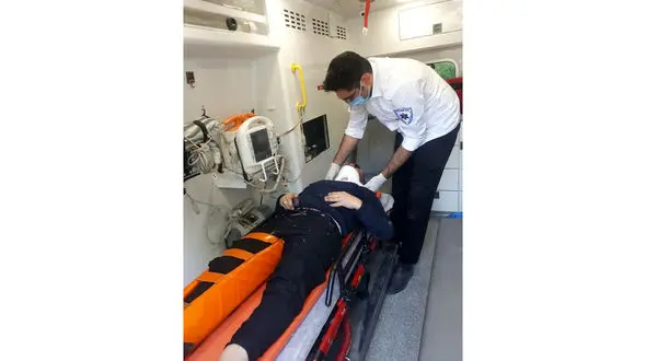 7 زن و مرد زخمی از 2 پراید له شده بیرون کشیده شدند + عکس