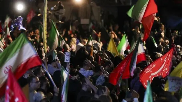 عناصر مرموز در حال تشدید جریان انحرافی هستند/ درتجمعات شبانه برخی تریبون ها بلندگوی دشمن شده اند