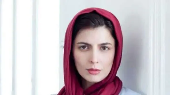 نگاهی به دکوراسیون خانه شیک و زیبای لیلا حاتمی / از تابلوهای هنری و وسیله های دکوری تا  پنجره های سرتاسری