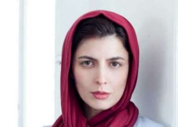 نگاهی به دکوراسیون خانه شیک و زیبای لیلا حاتمی / از تابلوهای هنری و وسیله های دکوری تا  پنجره های سرتاسری