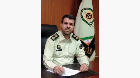 زن جوان برای رمال کثیف مشتری می برد / پلیس اشتهارد آنان را دستگیر کرد