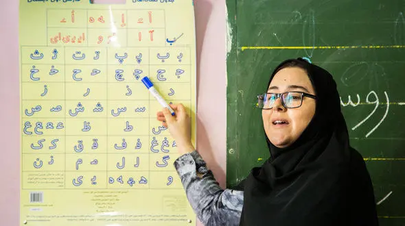  معلمان نسبت به  بودجه 99 اعتراض دارند /بدهکاری دولت به معلم ها و کاهش سطح آموزش 