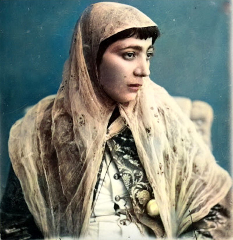  زن زیبا در حرمسرای ناصرالدین شاه