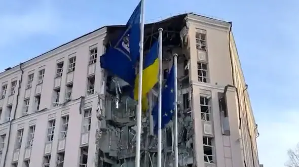 ببینید / آغاز حملات موشکی به روسیه + فیلم ویرانی یک هتل