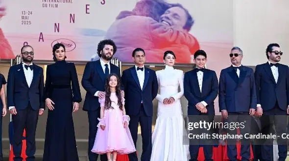 بعد از عباس کیارستمی، جعفر پناهی دومین نخل طلای کن را به نامش ثبت کرد/ چه کسی جایزه پریناز ایزدیار را ربود؟