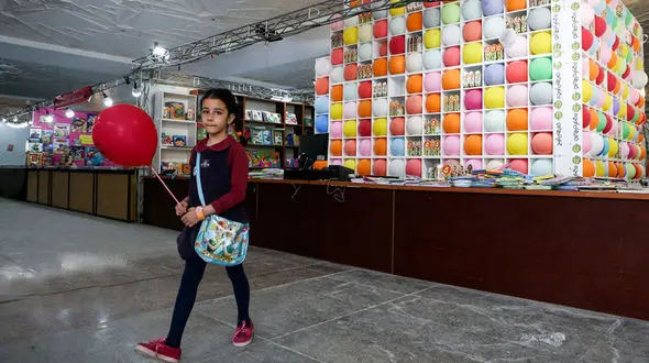 بحران کتاب‌نخوانی در ایران / جامعه‌ای که نمی‌خواند، تحلیل نمی‌کند؛ جامعه‌ای که کتاب نمی‌خرد، نقد نمی‌کند