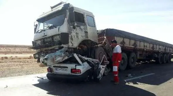 فیلم تصادف مرگبار ۱۰ خودرو با تریلی در سنندج + جزییات
