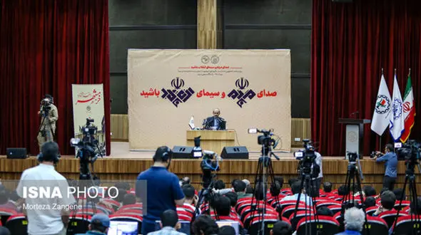  عادل فردوسی‌پور لگد زده به نمکدان و نمکدانی را شکسته است / صداوسیما وابسته به چهار سلبریتی وطن فروخته نیست !