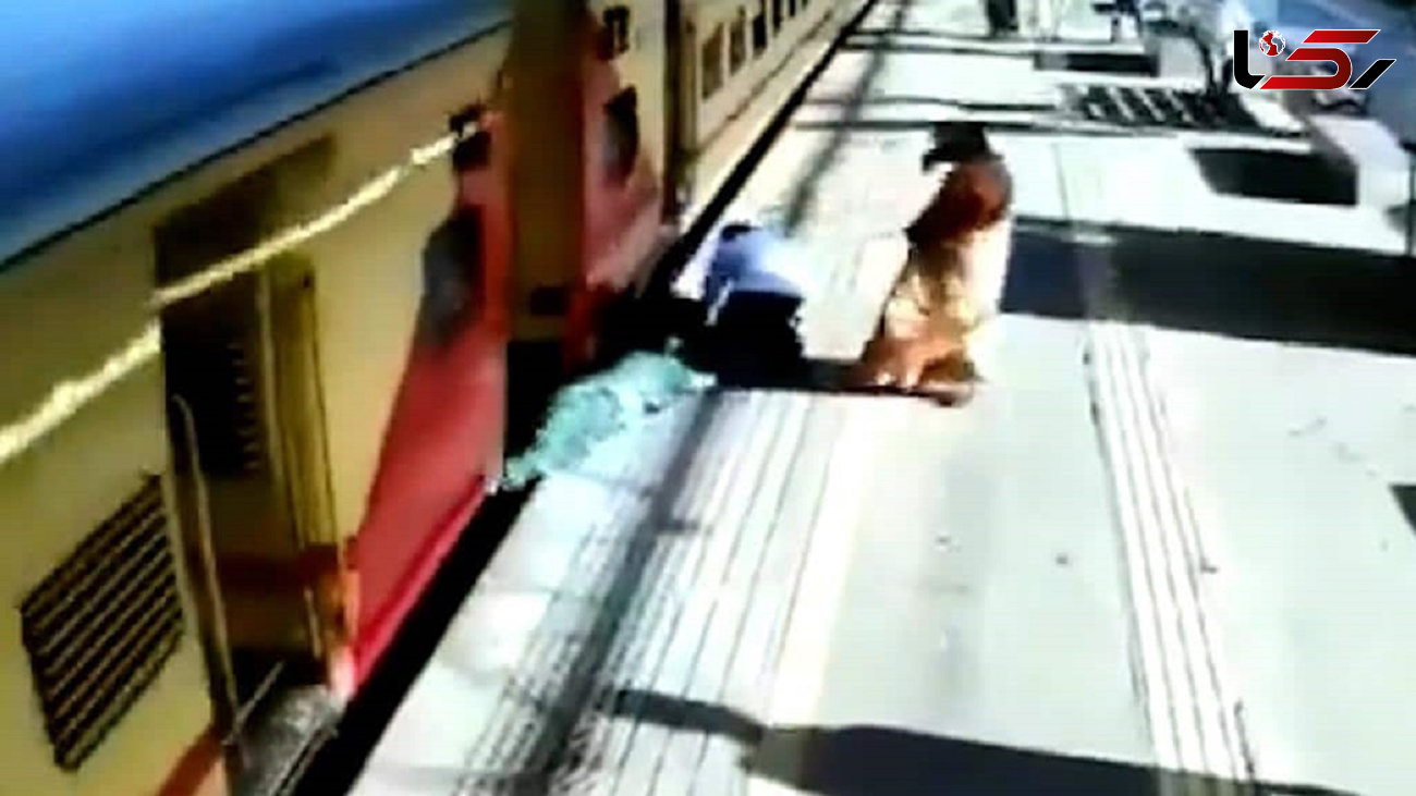 فیلم لحظه گیرافتادن یک زن عجول زیر قطار در حال حرکت 