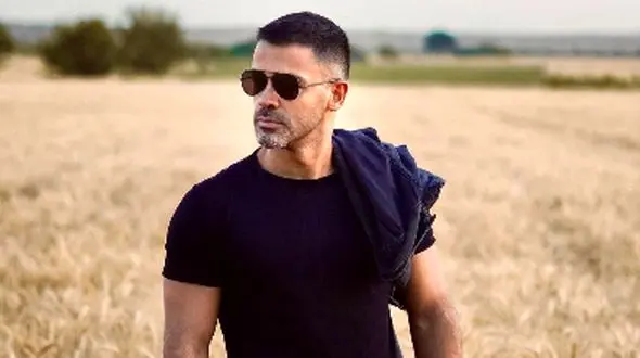 دانلود آواز باشکوه  سیروان خسروی /ا آهنگ جدید برگای نارنجی  /  ز اون آهنگاست که دل آدمو هوایی می‌کنه ... + متن