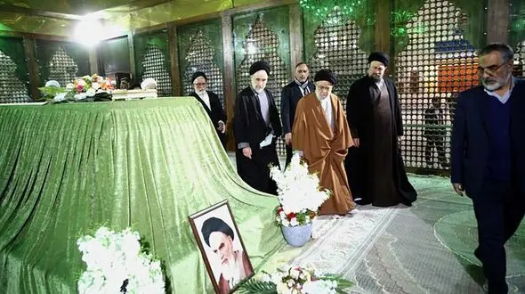 سید محمد خاتمی به مرقد امام رفت + عکس