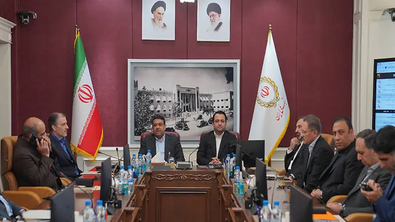 محسن سیفی، مدیرعامل بانک ملی ایران در نخستین نشست خود با مدیران بانک