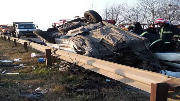 3 عکس از تصادف مرگبار در جاده سراوان / یک کشته و 6 زخمی