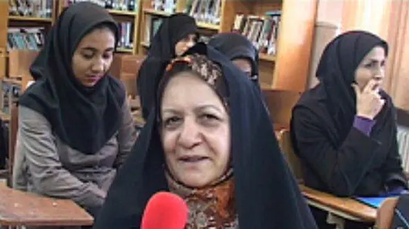 مادری که دانشجوی پسرش شد!+عکس در کلاس درس دانشگاه اراک
