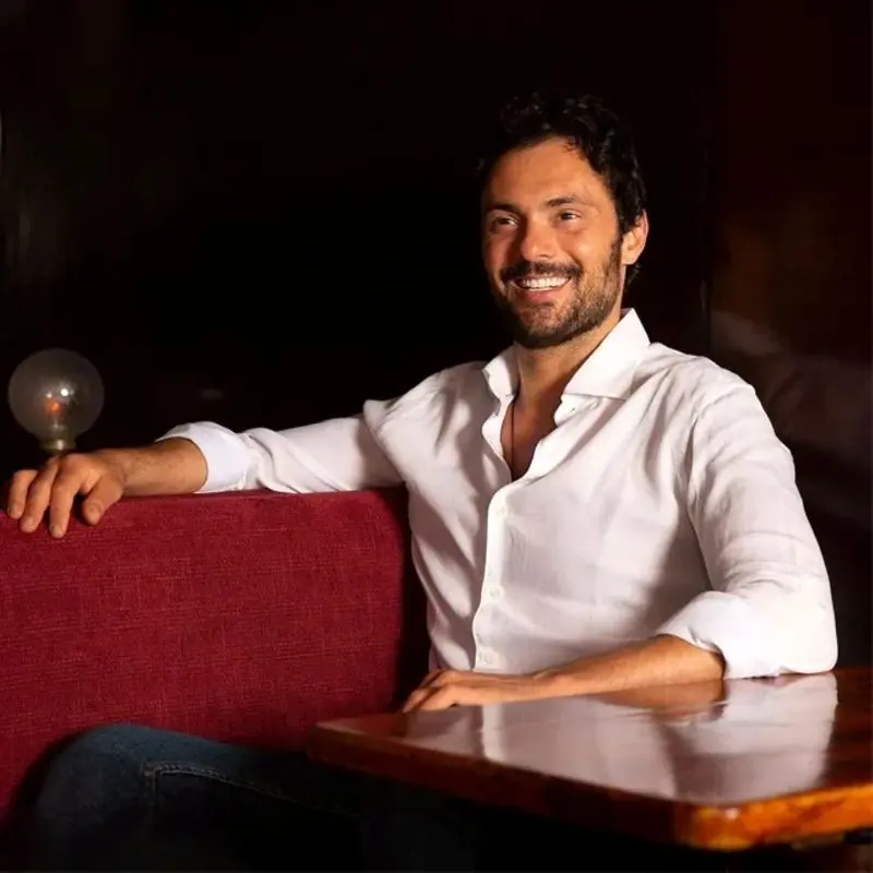 بیوگرافی آدریانو تولوزا 3