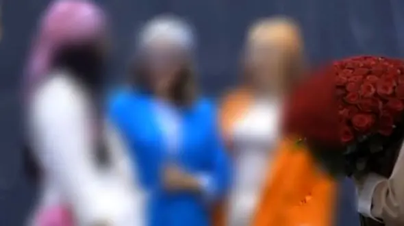 تصاویر زننده مانکن‌های زنده در مانتوفروشی ها / اینجا هفت تیر تهران است !