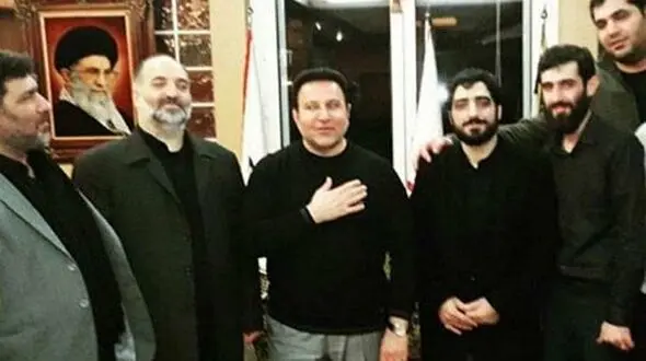 
دردسر منتشر شدن عکس مداح معروف با متهم جنجالی این روزهای دادگاه انقلاب+ عکس

