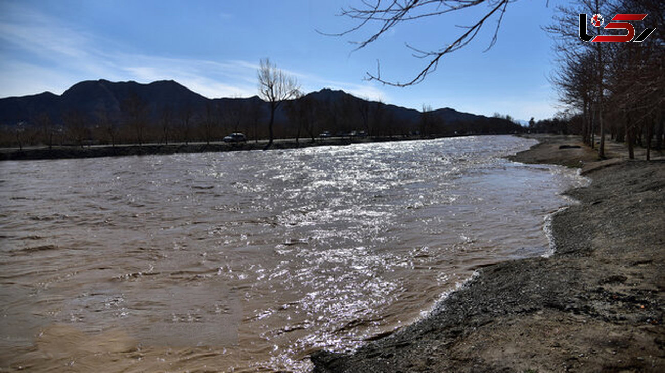 سیلاب در کوهدشت / راه ارتباطی 9  روستا مسدود شد