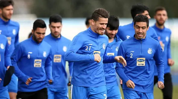 استقلالى‌ها اعتصاب کردند 