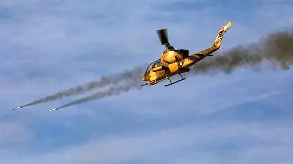 پشتیبانی آتش سنگین بالگردهای شکاری کبری به تجمع تروریست ها / انجام عملیات «تَکِ جارویی» در رزمایش امنیتی ارتش