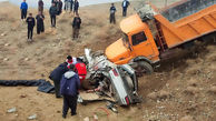 مرگ دردناک مسافران پژو مچاله شده زیر چرخ های کامیون بنز / در جاده ارومیه رخ داد