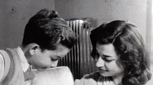 عکس سفر در ایام / «اشرف، علیرضا، محمدرضا و شمس پهلوی در سوئیس» / سال 1315