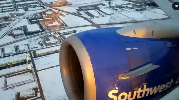 آتش سوزی در موتور هواپیمای مسافربری