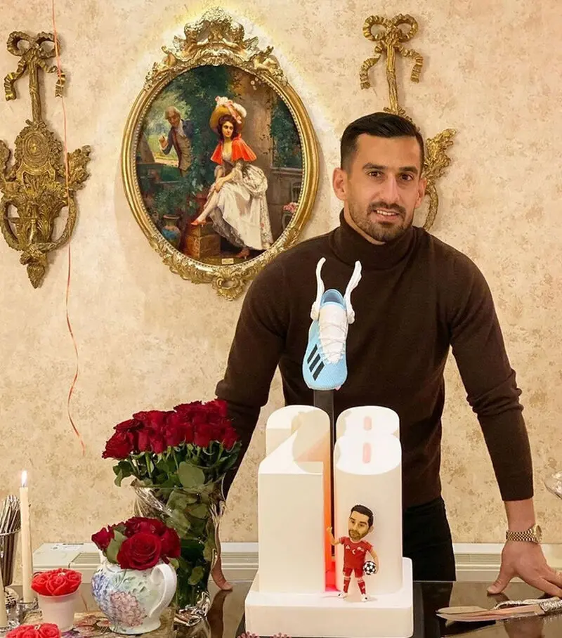 عکس ها/ نگاهی به چیدمان شاهانه و مجلل خانه «احسان حاج صفی»/ از مبلمان سلطنتی و مدرن تا وسایل آنتیک و تابلوهای زیبای هنری به سبک اروپا