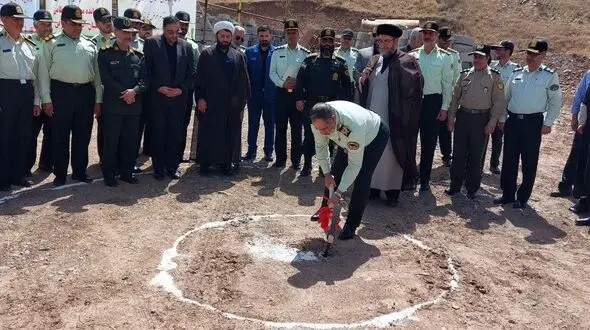 آئین کلنگ زنی پروژه های ستاد فرماندهی شهرستان و  منازل مسکن سازمانی با حضور فرمانده انتظامی استان