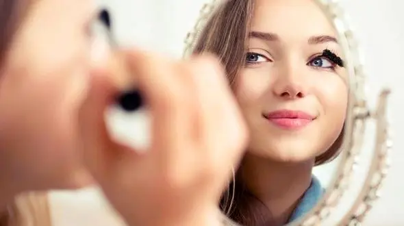 آرایش سه سوته صبحگاهی قبل از رفتن به سرکار